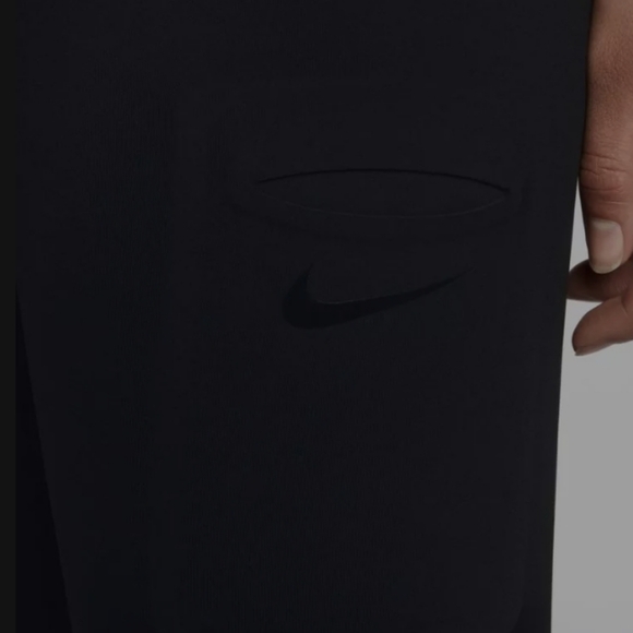 Nike Women's Power Pocket Hyper Dri-Fit Training Capris Tights Black - Medium - Picture 6 of 10